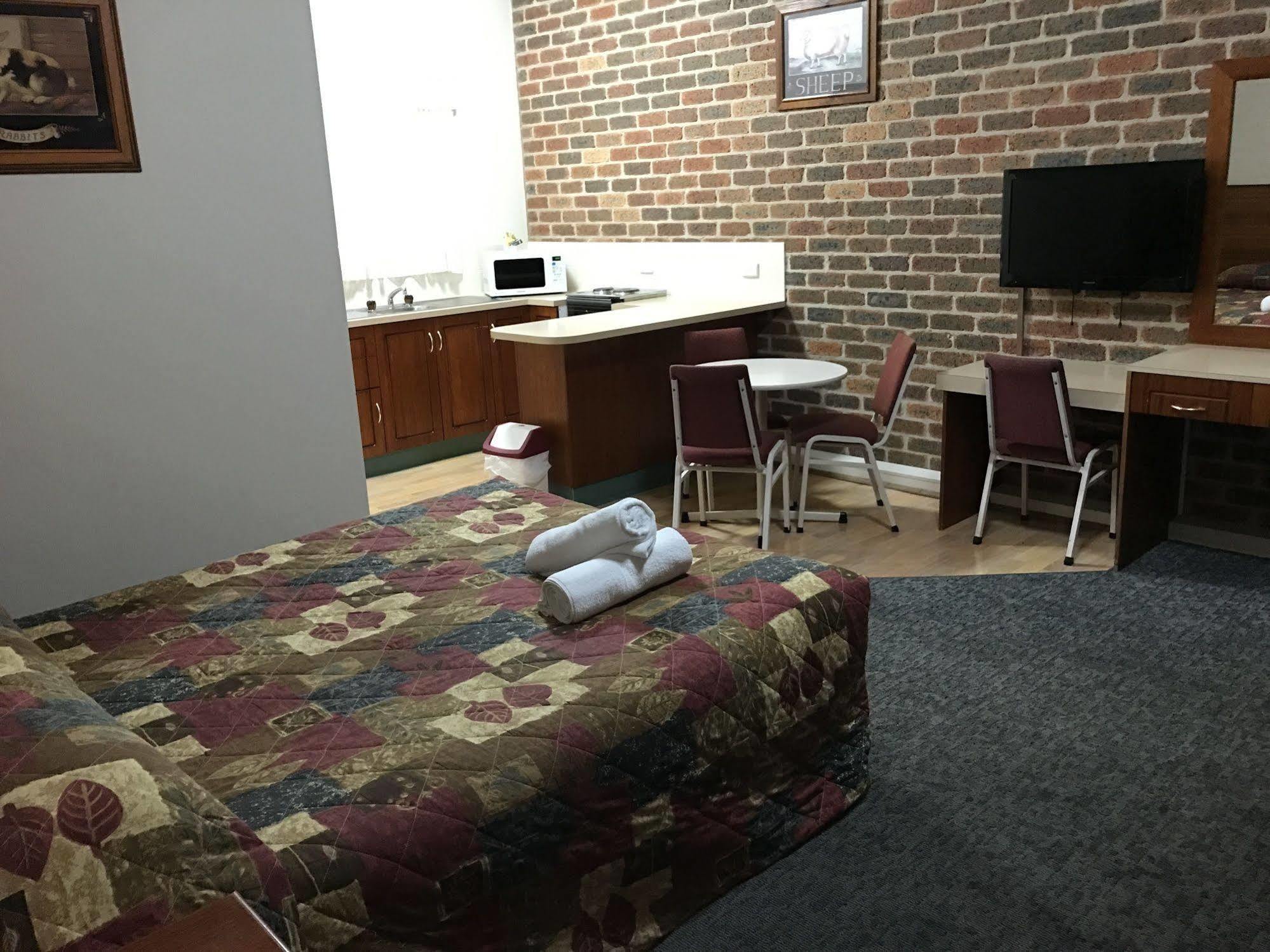 Leeton Heritage Motor Inn Dış mekan fotoğraf